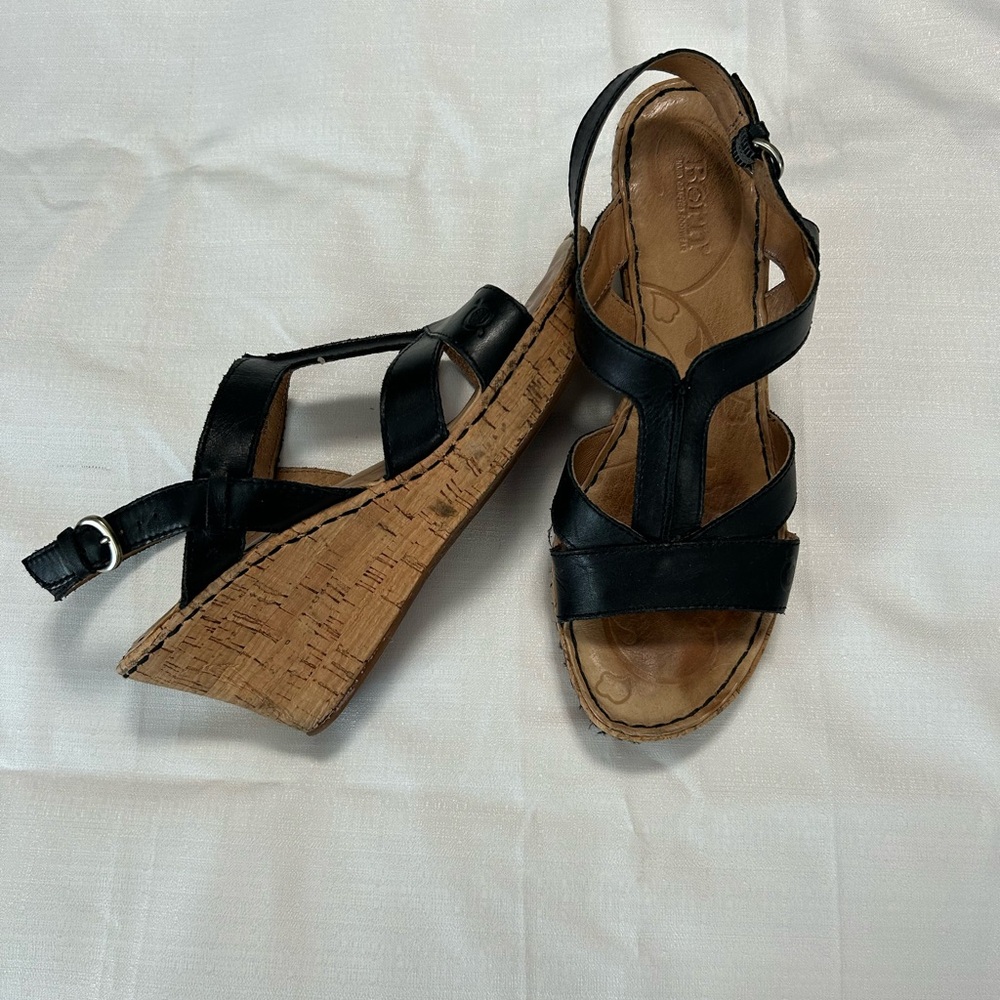 Born sandals